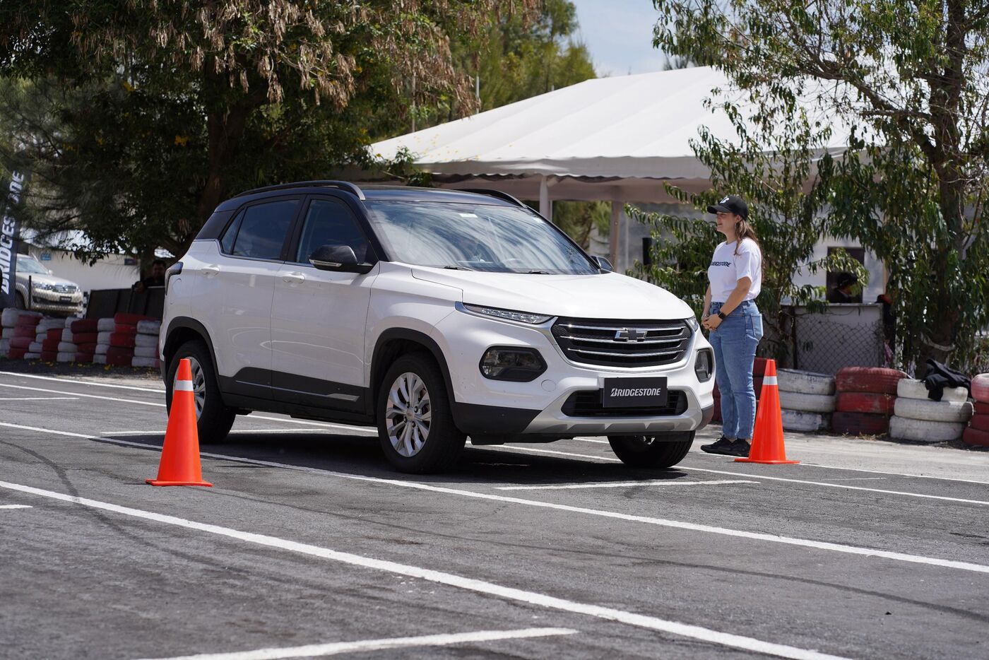 Chevrolet Groove en una prueba de manejo sobre pista con conos